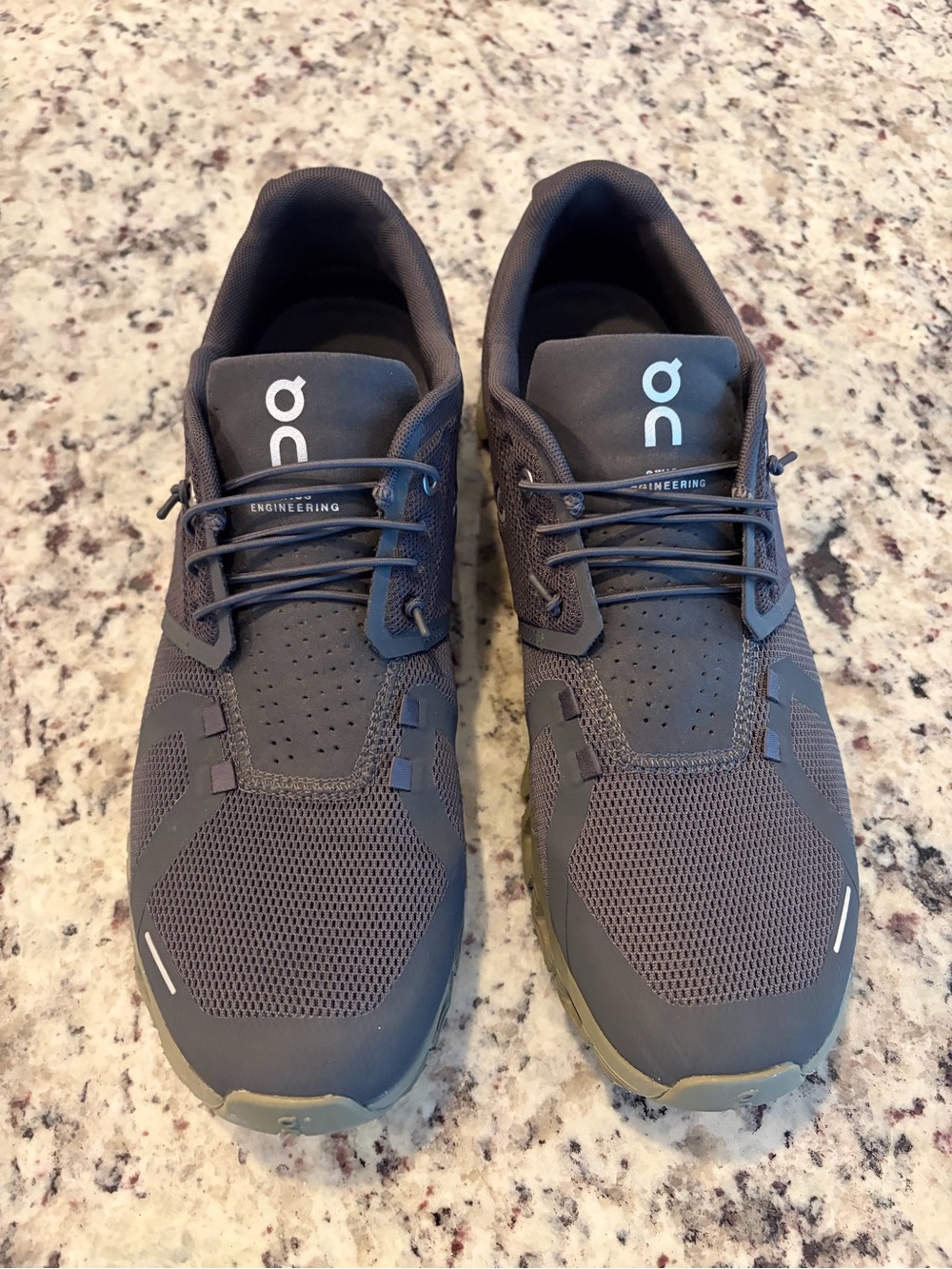 Men’s On Running Cloud 5 Size 11